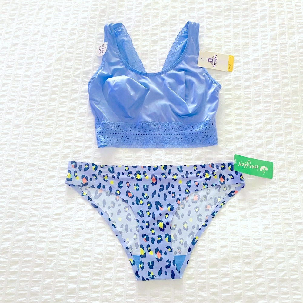 Honeydew Intimates and B.Tempt’d by Wacoal Panty and Bralette set - NEW